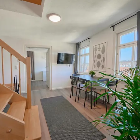 شقة Backhome - Maisionette - Parkplatz - Fantastische Schlosslage - Smarttv - Waschmaschine - Netflix - 70qm - 24h Checkin- 5 *