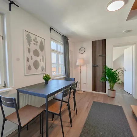 Backhome - Maisionette - Parkplatz - Fantastische Schlosslage - Smarttv - Waschmaschine - Netflix - 70qm - 24h Checkin- 5 شقة *