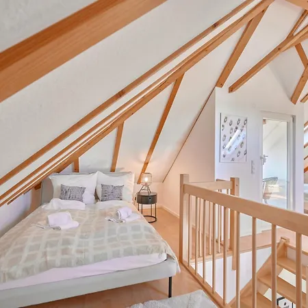 Backhome - Maisionette - Parkplatz - Fantastische Schlosslage - Smarttv - Waschmaschine - Netflix - 70qm - 24h Checkin- 5 شقة